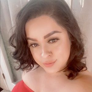 Meet your Posher, Rebecca